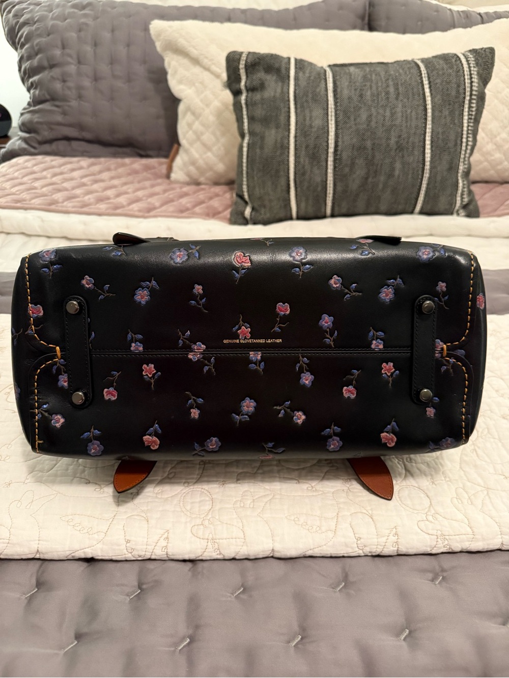 EUC Coach Mailbox Bag 1941 Prairie Rose - Picture 9 of 15